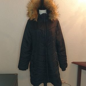 Long puffy coat with faux fur ruff XL